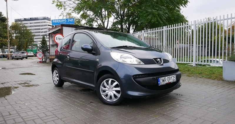 Peugeot 107 cena 6900 przebieg: 198220, rok produkcji 2007 z Kozienice małe 106